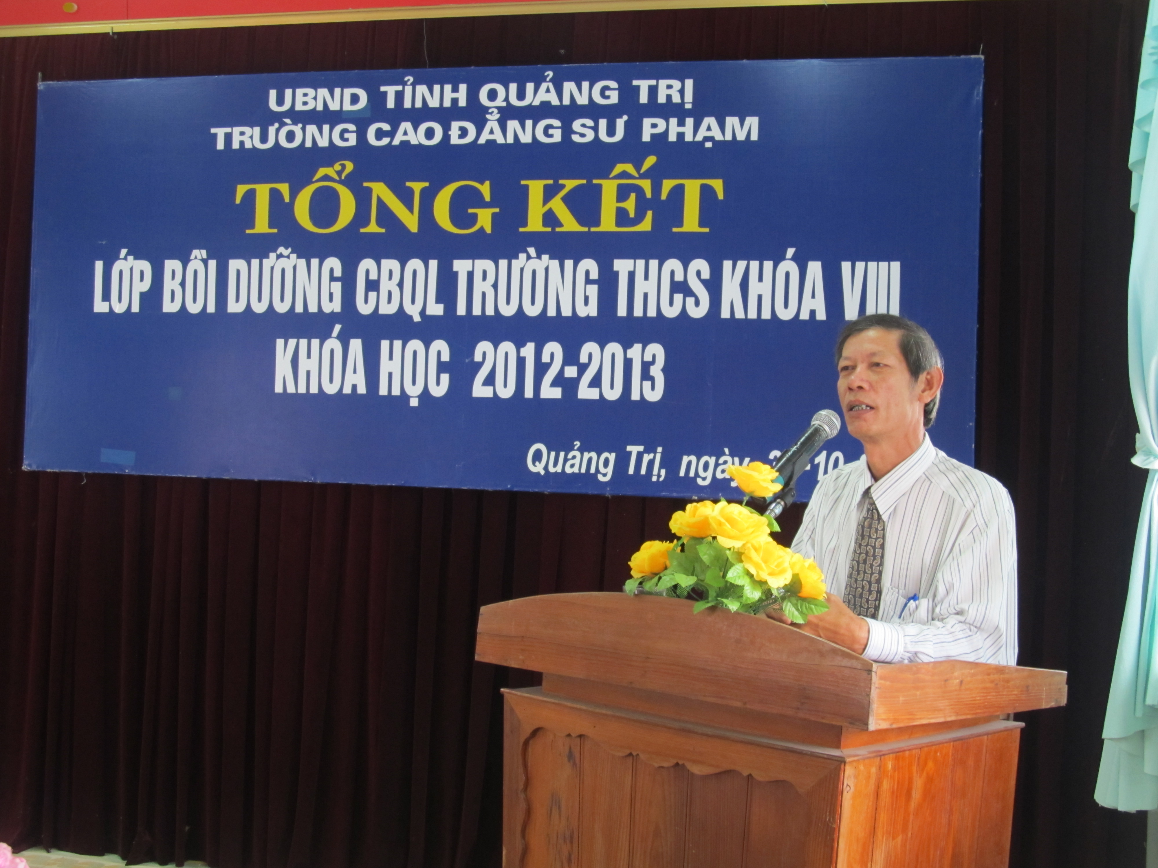 Tổng kết 02 lớp bồi dưỡng CBQLGD trường THCS khóa học 2012-2013