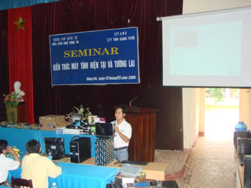 Seminar Công nghệ thông tin - Kiến trúc máy tính hiện tại và tương lai