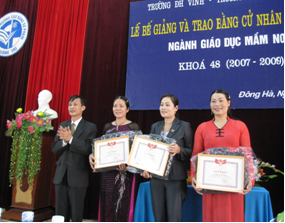 Lễ bế giảng và trao bằng cử nhân khoa học Đại học Giáo dục Mầm non, K48 (Khóa 2007-2009)