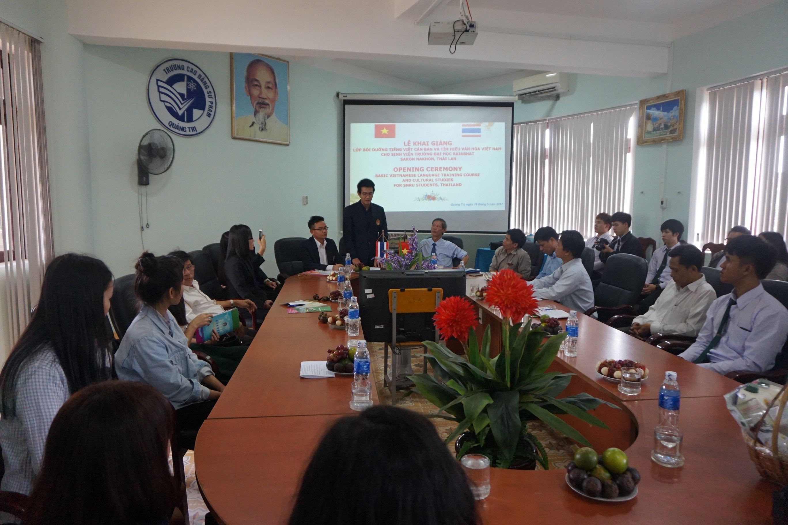 Lễ khai giảng lớp bồi dưỡng Tiếng Việt căn bản cho sinh viên trường Đại học Rajabhat Sakon Nakhon, Thái Lan tại trường CĐSP Quảng Trị
