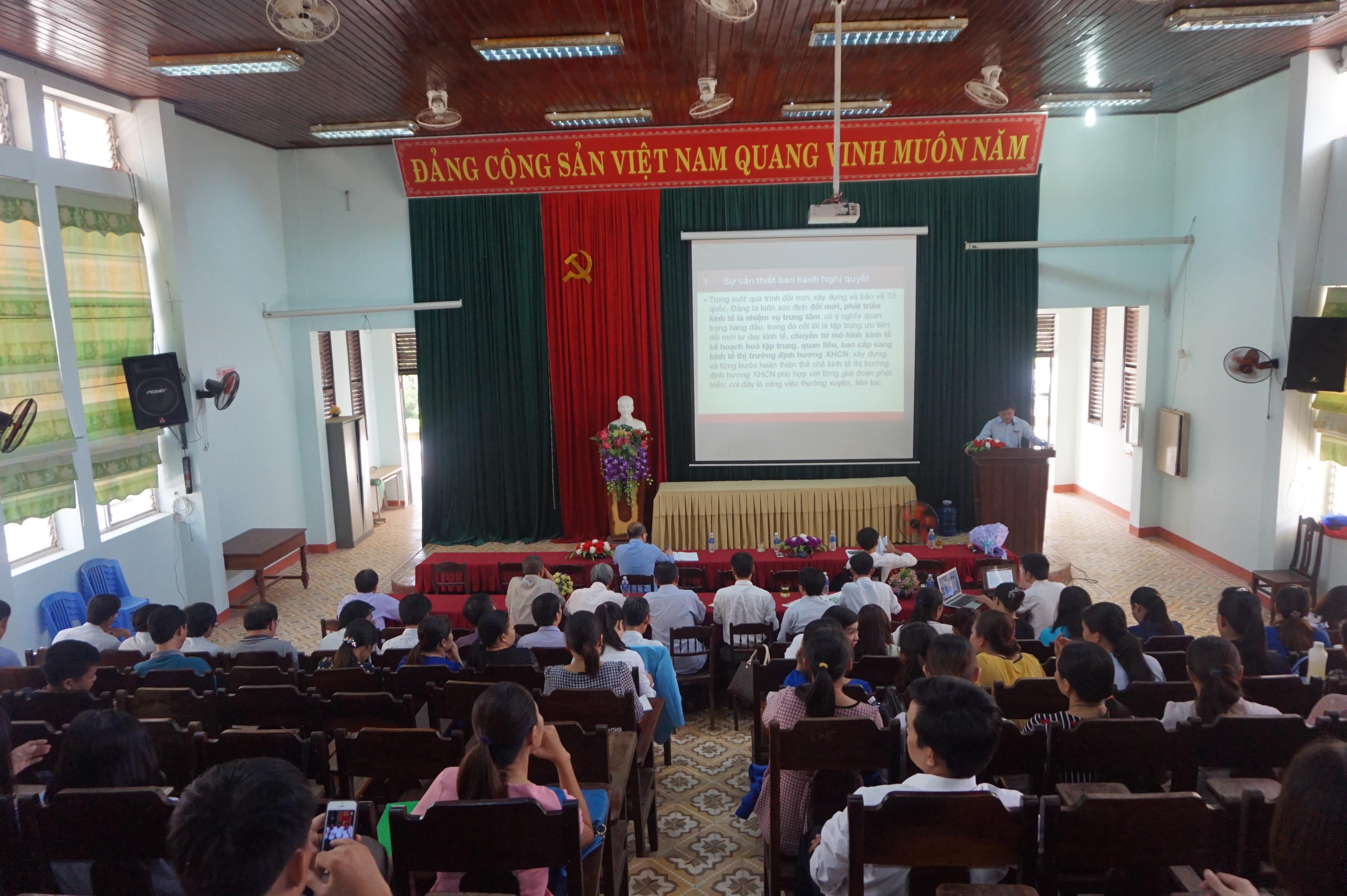 Đảng bộ Trường CĐSP Quảng Trị tổ chức Hội nghị học tập Nghị quyết TW5 - Khóa XII