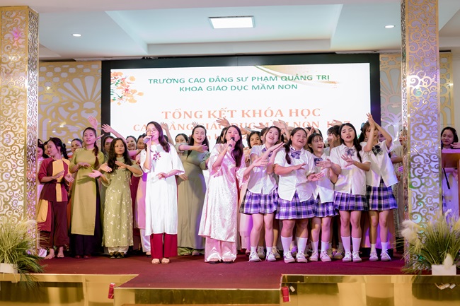 KHOA GIÁO DỤC MẦM NON TỐ CHỨC: TỔNG KẾT KHÓA HỌC CAO ĐẲNG GIÁO DỤC MẦM NON KHÓA 27 (2022-2025)