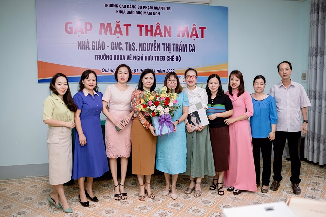 CHIA TAY NHÀ GIÁO – GVC. ThS. NGUYỄN THỊ TRẦM CA, TRƯỞNG KHOA GIÁO DỤC MẦM NON VỀ NGHỈ HƯU THEO CHẾ ĐỘ