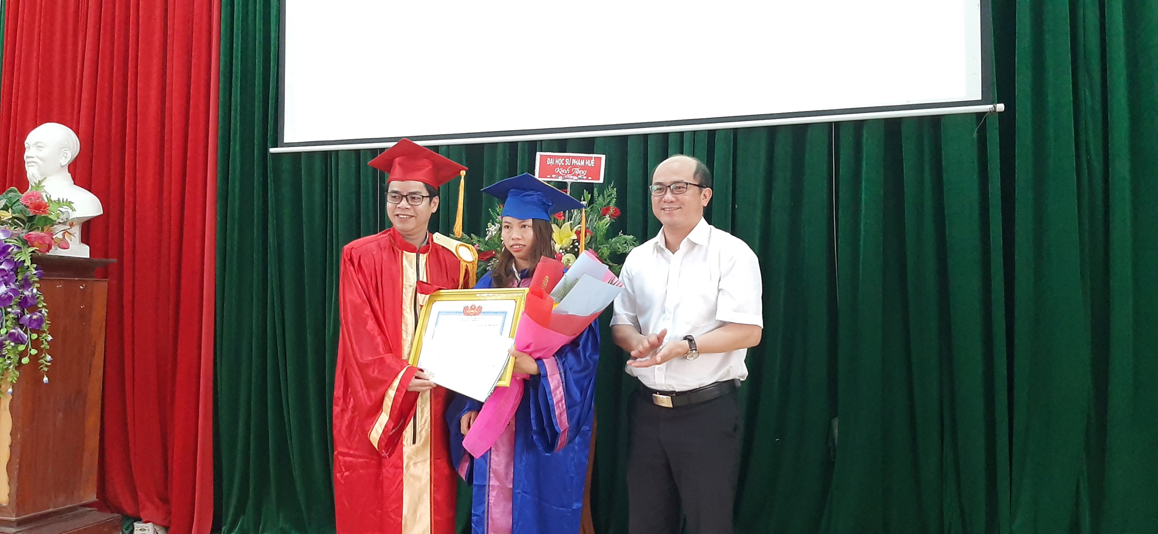 Lễ Tổng kết và trao bằng tốt nghiệp đại học liên thông hình thức VLVH