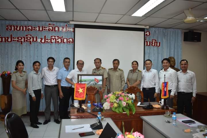 ĐOÀN CÁN BỘ, GIẢNG VIÊN TRƯỜNG CAO ĐẲNG SƯ PHẠM QUẢNG TRỊ LÀM VIỆC TẠI HAI TỈNH Savannakhet VÀ Salavan, NƯỚC CHDCND LÀO