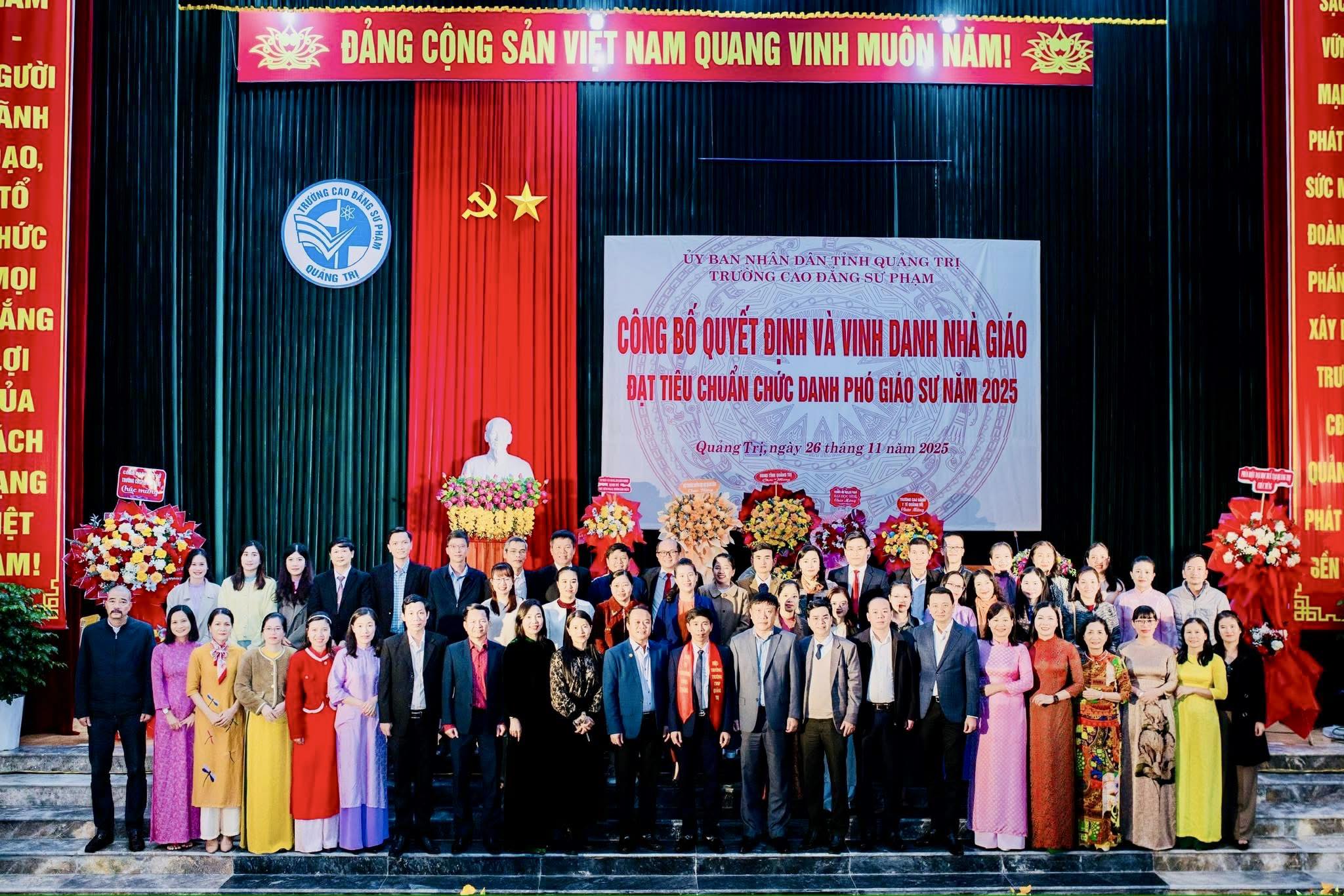 CÔNG BỐ QUYẾT ĐỊNH VÀ VINH DANH NHÀ GIÁO ĐẠT TIÊU CHUẨN CHỨC DANH PHÓ GIÁO SƯ NĂM 2025