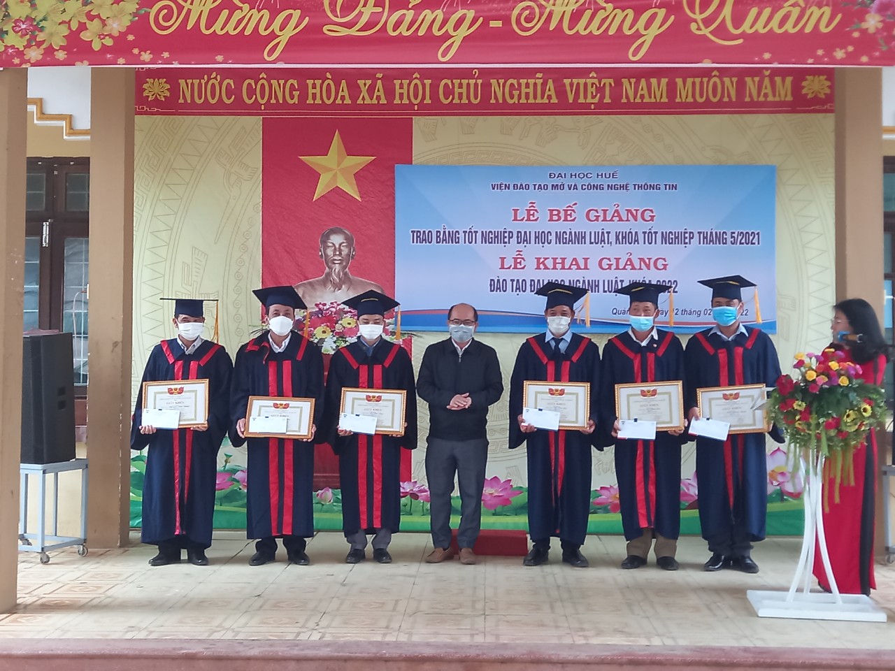 LỄ BẾ GIẢNG VÀ LỄ KHAI GIẢNG ĐẠI HỌC NGÀNH LUẬT