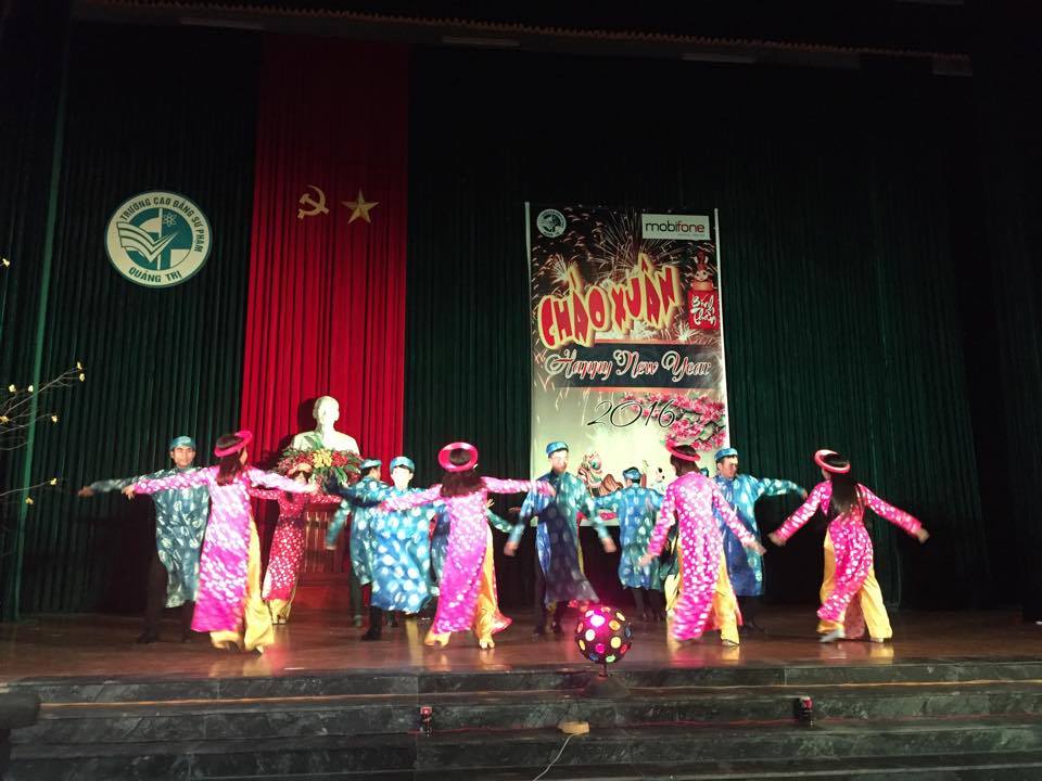 Đoàn trường CĐSP Quảng Trị tổ chức chương trình chào xuân 2016