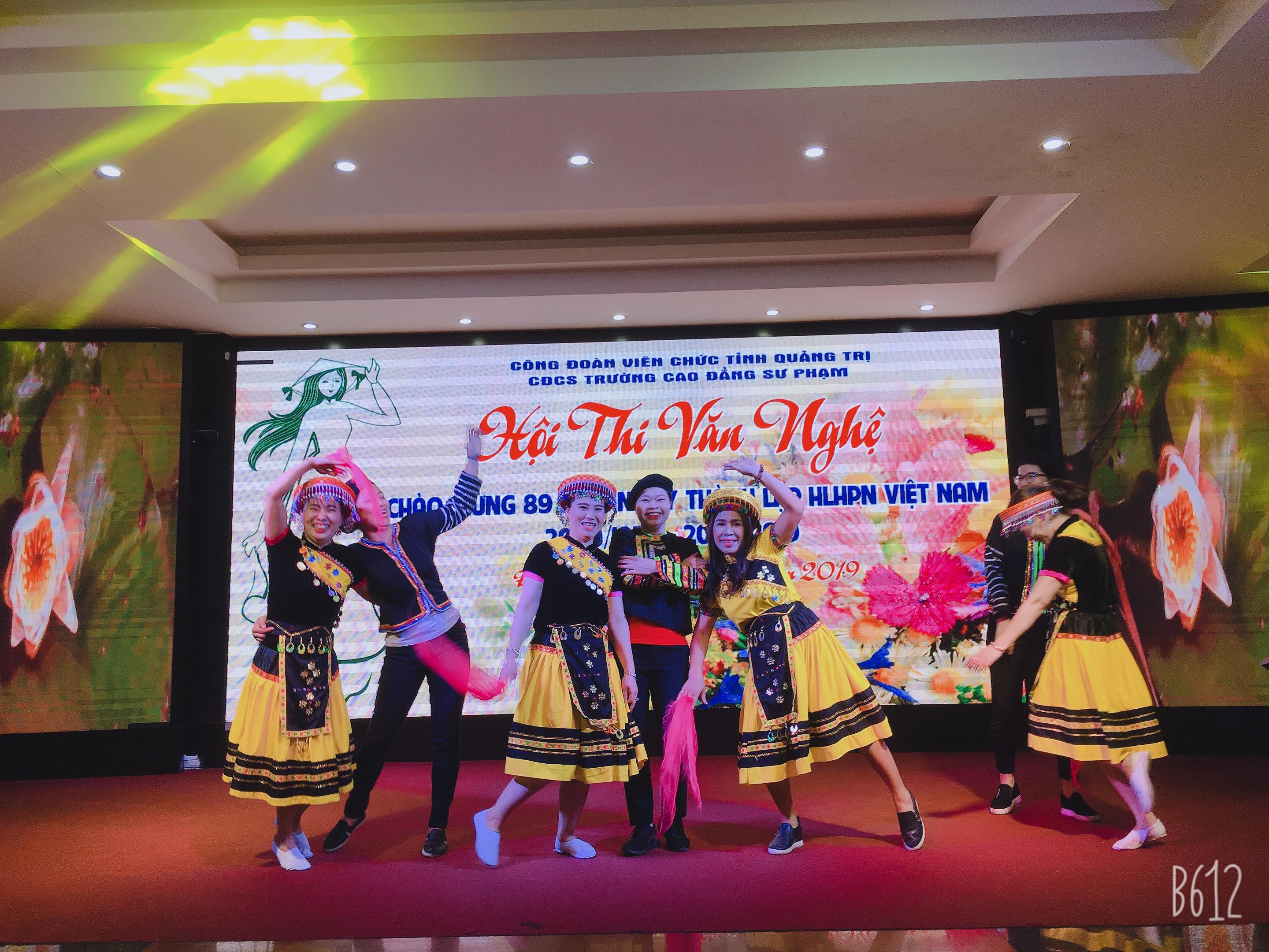 Ảnh Hội thi Văn nghệ chào mừng ngày Phụ nữ Việt Nam 20 - 10