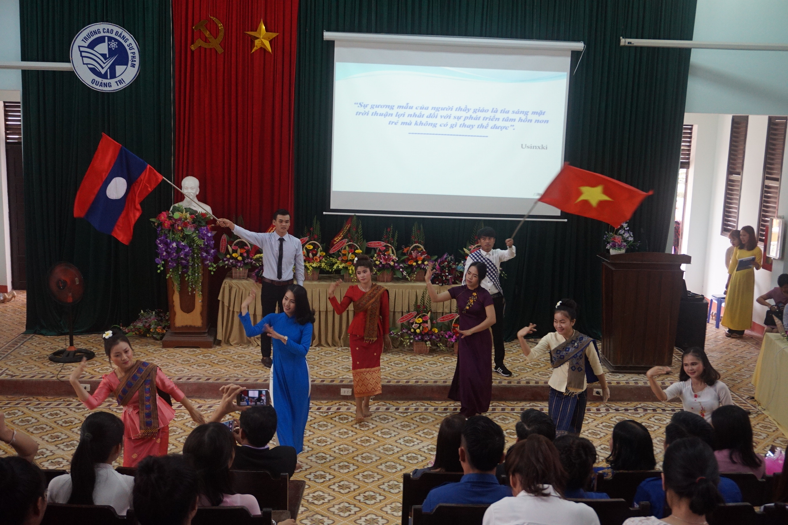 Tổ Tâm lý – Anh văn và Trung tâm Ngoại ngữ - Tin học tổ chức kỉ niệm ngày Nhà giáo Việt Nam 20 – 11
