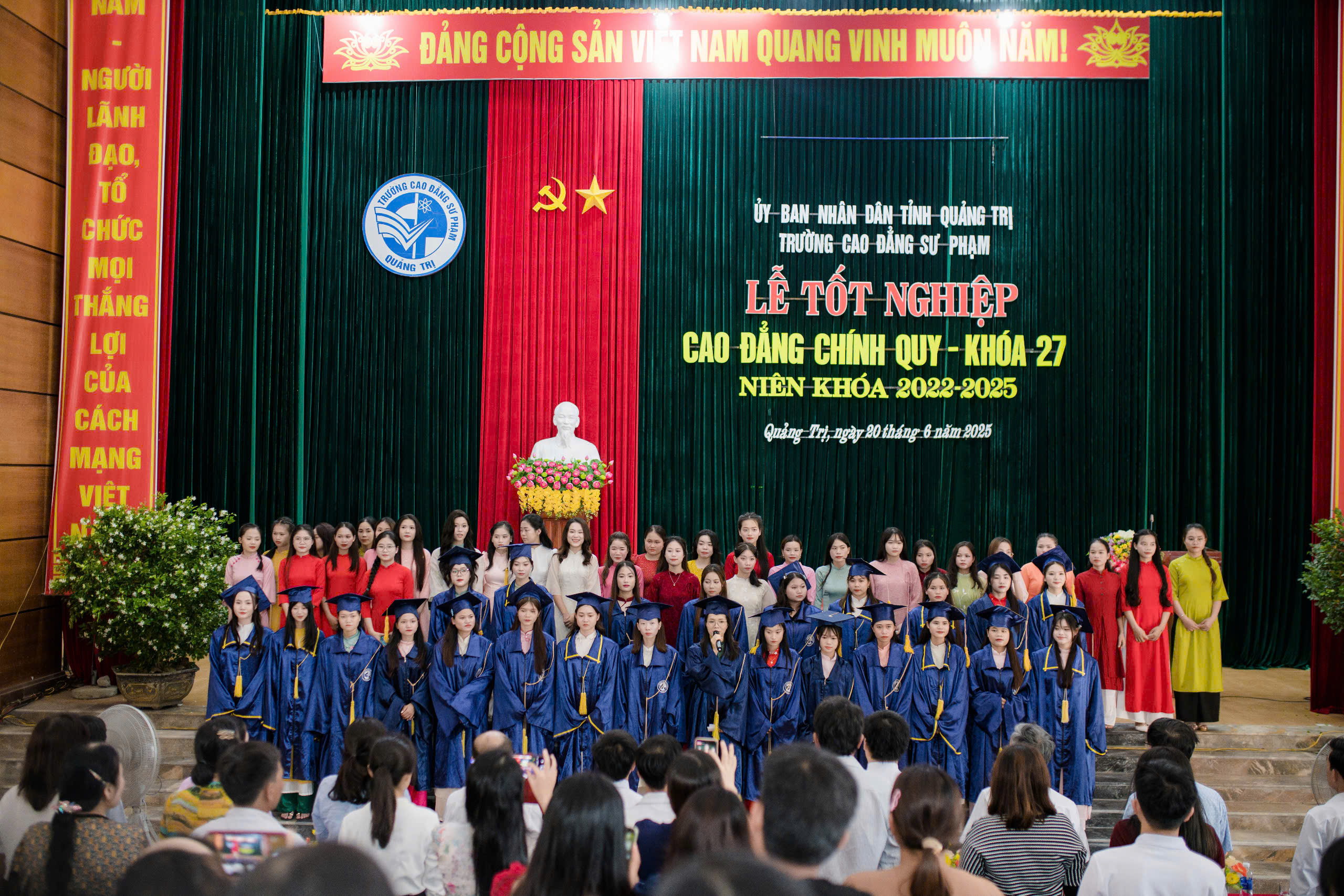 LỄ TRAO BẰNG TỐT NGHIỆP CAO ĐẲNG NĂM 2025